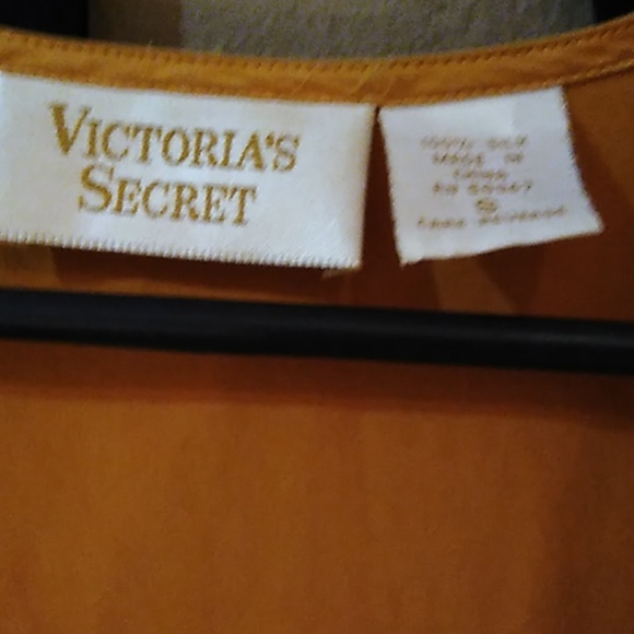 Shirt - Picture 2 of 4